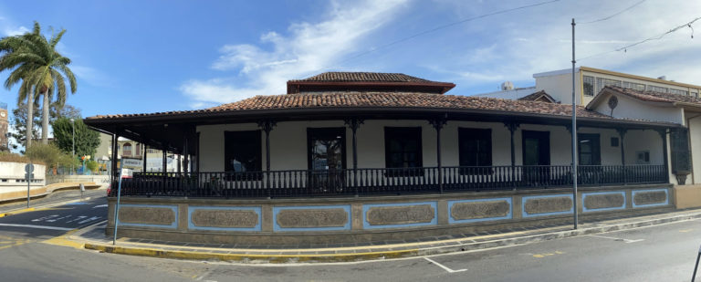 Billete de lotería de este domingo celebrará los 50 años del Monumento Nacional Casa Alfredo González Flores