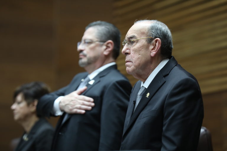 Asamblea rechaza que informe de labores de Chaves se presente el 2 de mayo por disposición reglamentaria