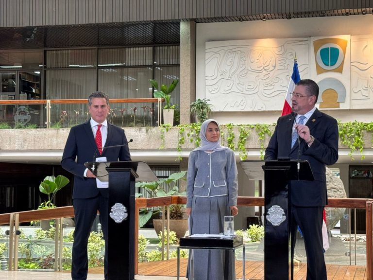 Costa Rica ratifica acuerdo comercial con Emiratos Árabes Unidos