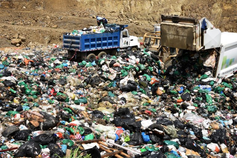 Municipalidades rechazan reglamento de Salud para regionalizar gestión de residuos sólidos 