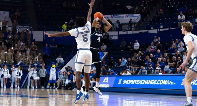 Basquetbolista tico Ian Martínez vuelve a destacarse como el máximo anotador de Utah State ante Air Force