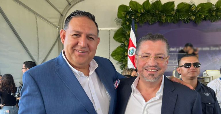 Bojorges guarda bandera del PUSC y pide 38 diputados para Laura Fernández