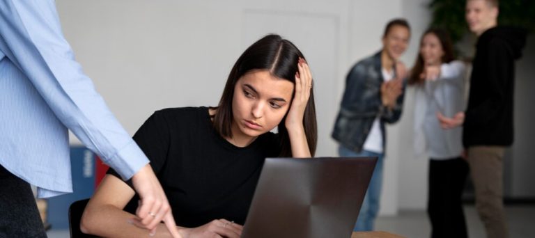 Defensoría registra en los últimos 10 años casi 600 casos de acoso laboral en el sector público