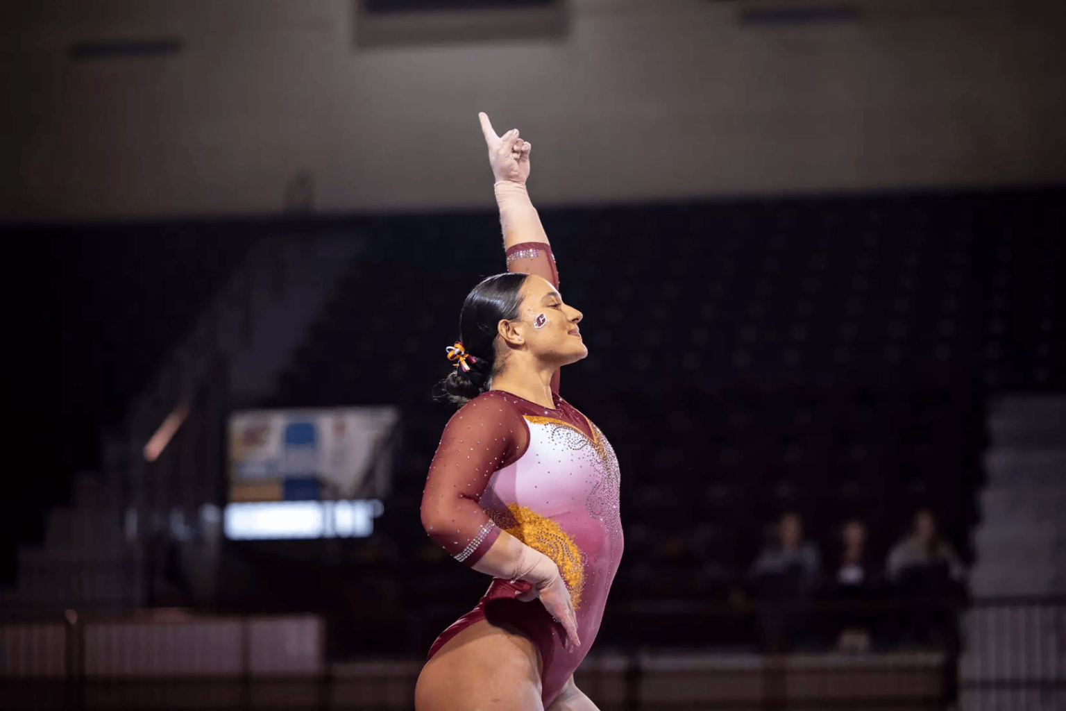 Imagen principal del artículo: Luciana Alvarado brilla con su universidad y es nombrada "Gimnasta de la Semana"