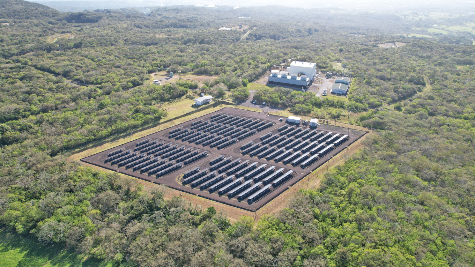Imagen principal del artículo: Nuevo concurso del ICE permitirá sumar hasta 100 megavatios en generación solar