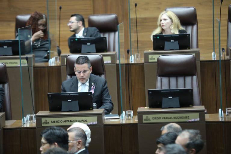 Fabricio mata el drama, Chaves gana otra partida