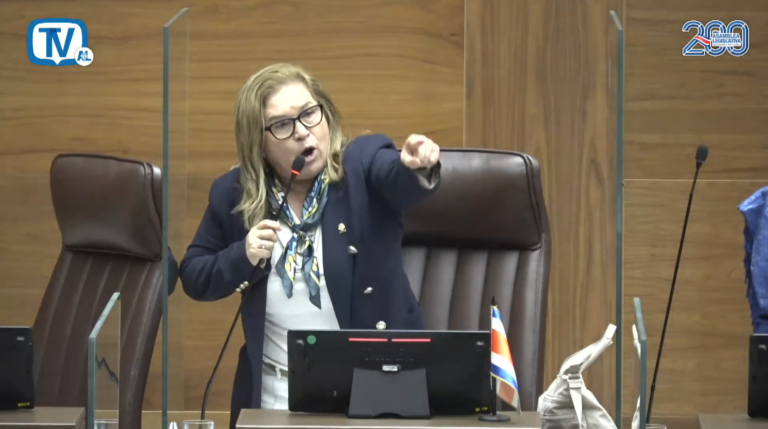 Editorial: sobre la polarización y la posverdad