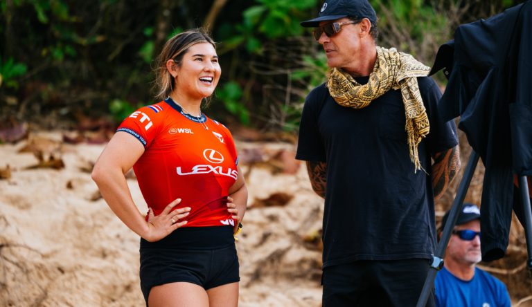 Surfista tica Brisa Hennessy asegura un quinto lugar en la primera parada del Tour Mundial 2025