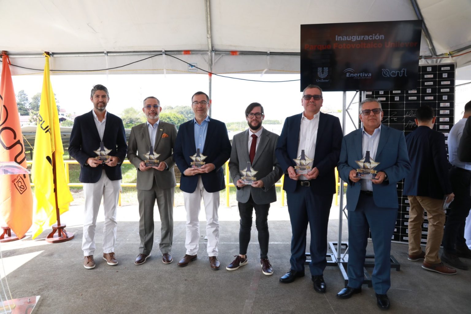 Imagen principal del artículo: CNFL y Unilever ponen en funcionamiento planta solar más grande del GAM
