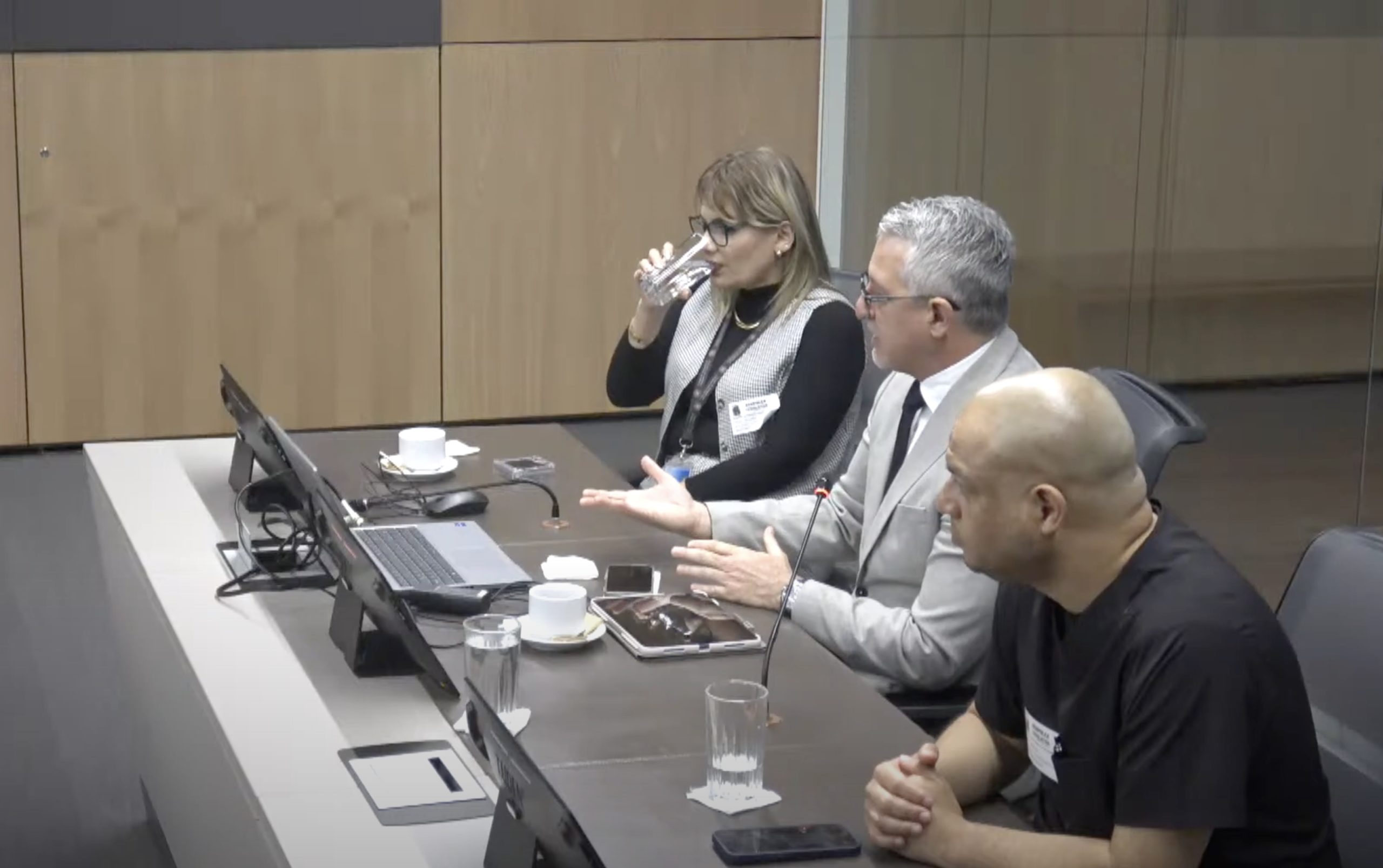 Imagen principal del artículo: Crisis de médicos especialistas: Unión Médica contesta a declaraciones del Dr. Chamorro