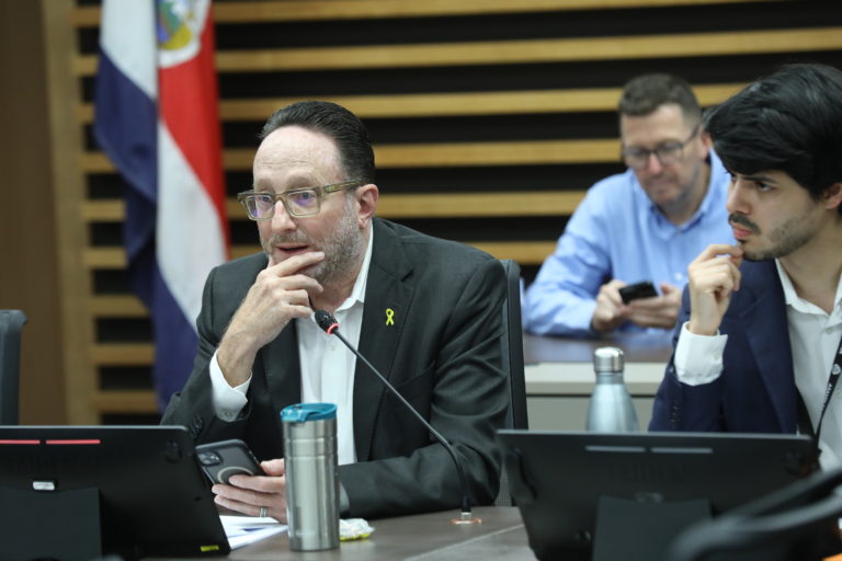 Embajada de China califica como un "pobre show político" las declaraciones de Eliécer Feinzaig sobre Taiwán