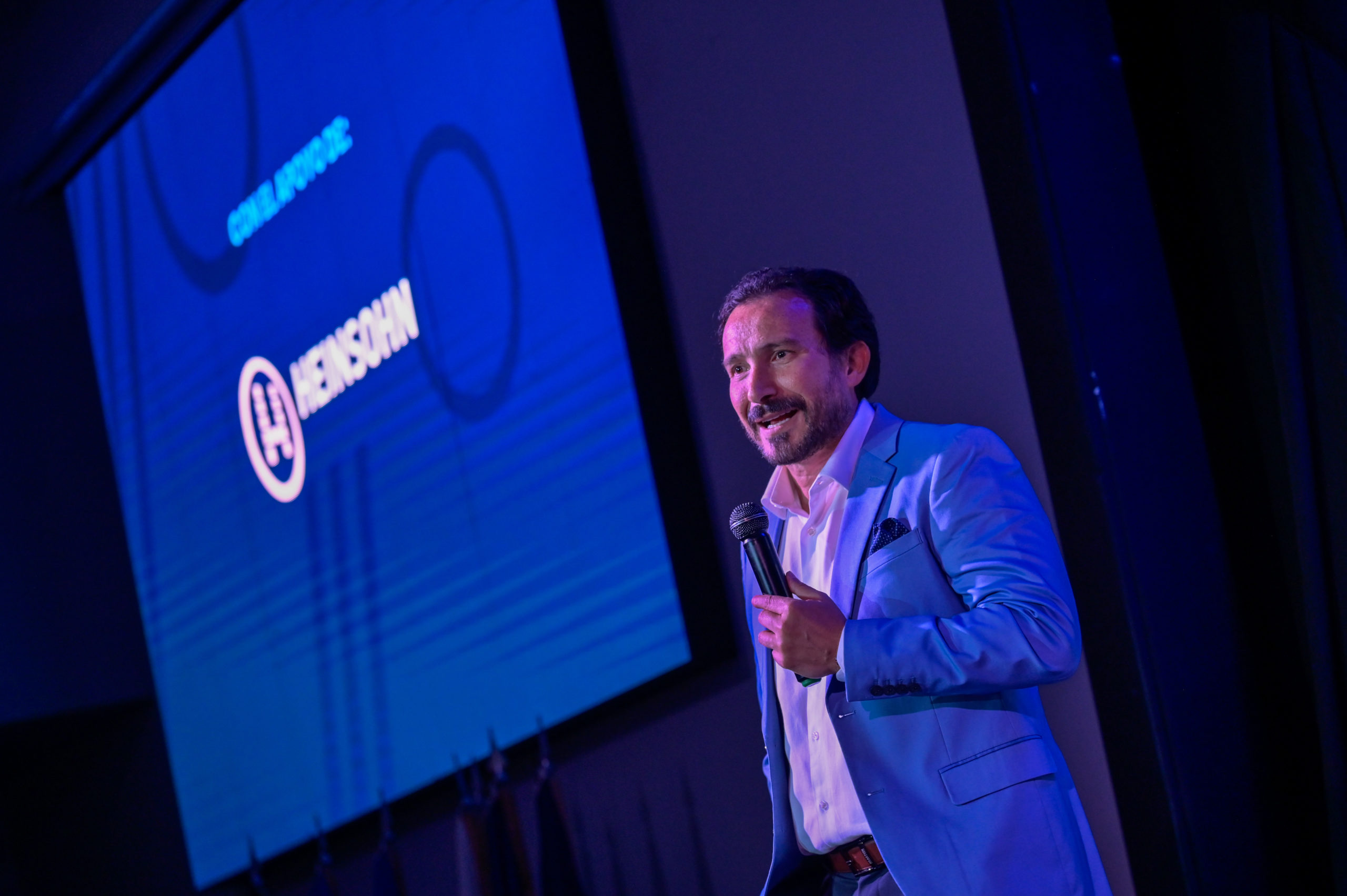 Imagen principal del artículo: Patronos pueden proteger y fomentar la salud mental en los centros de trabajo con prácticas clave?