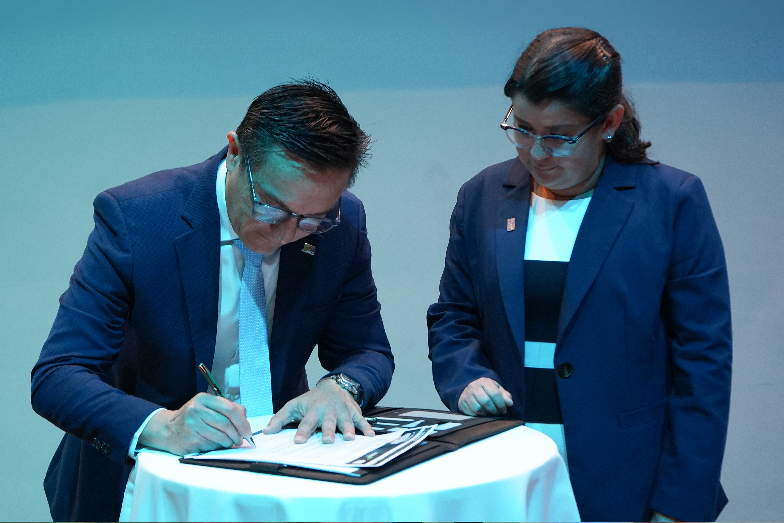 Imagen principal del artículo: Alianza entre el INS y Correos de Costa Rica traerá mayor seguridad y tranquilidad a las PYMES