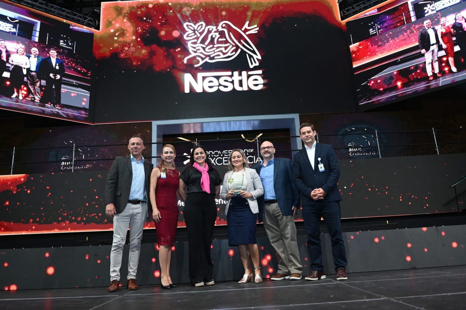 Imagen principal del artículo: Nestlé Centroamérica recibe por segundo año consecutivo el premio Proveedor de Excelencia en Sostenibilidad de Walmart
