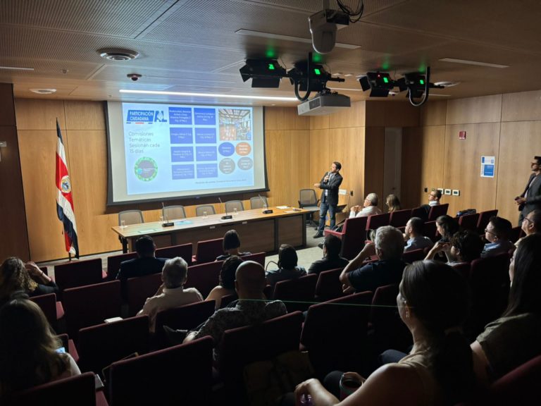 Foro en la Asamblea Legislativa destaca urgencia de la pesca sostenible en Costa Rica