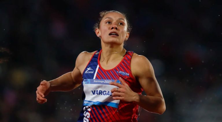 Andrea Vargas inicia la temporada 2025 con una medalla de bronce en el torneo Husky Classic