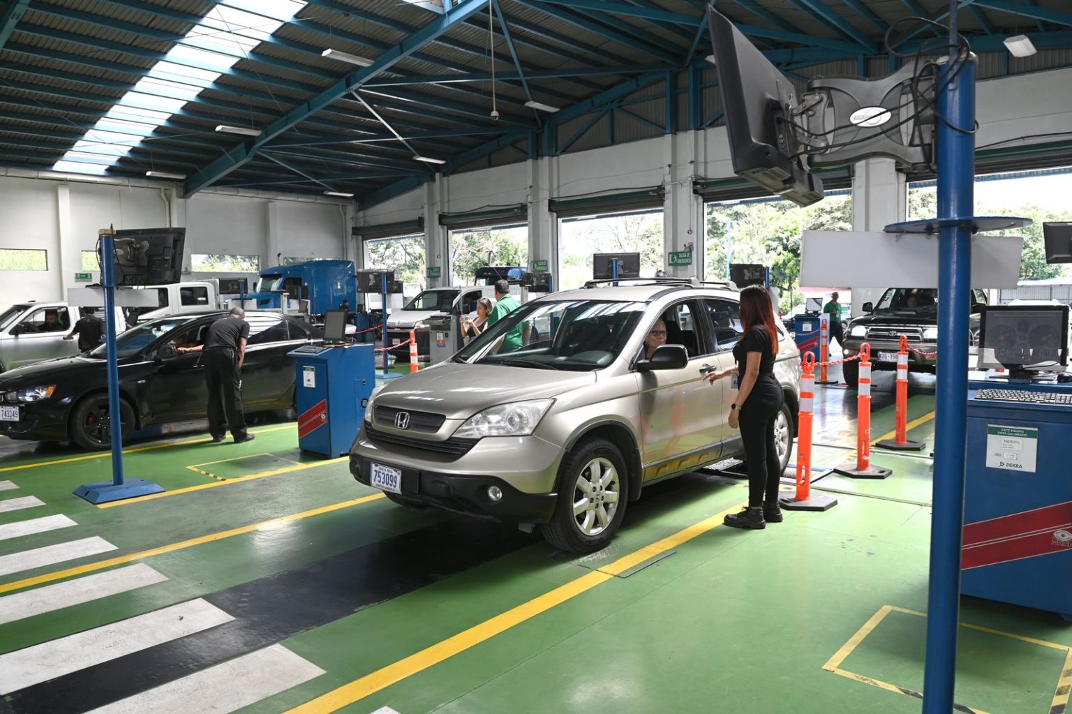 Imagen principal del artículo: Estación móvil de DEKRA llegará a Turrialba para ofrecer el servicio de inspección técnica vehicular