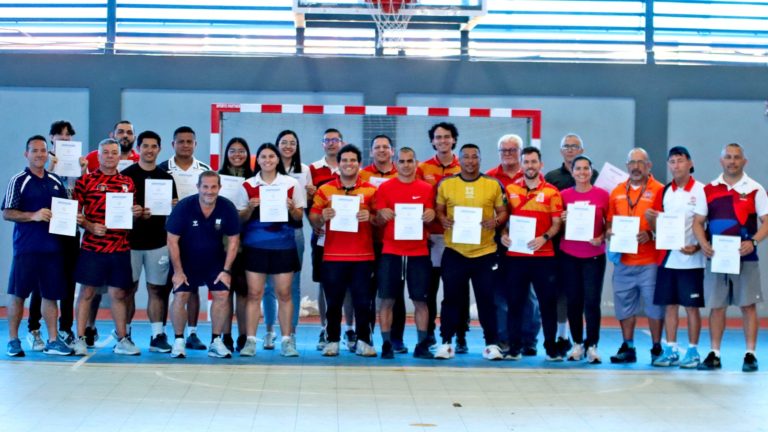 21 entrenadores costarricenses obtuvieron su licencia D internacional de balonmano