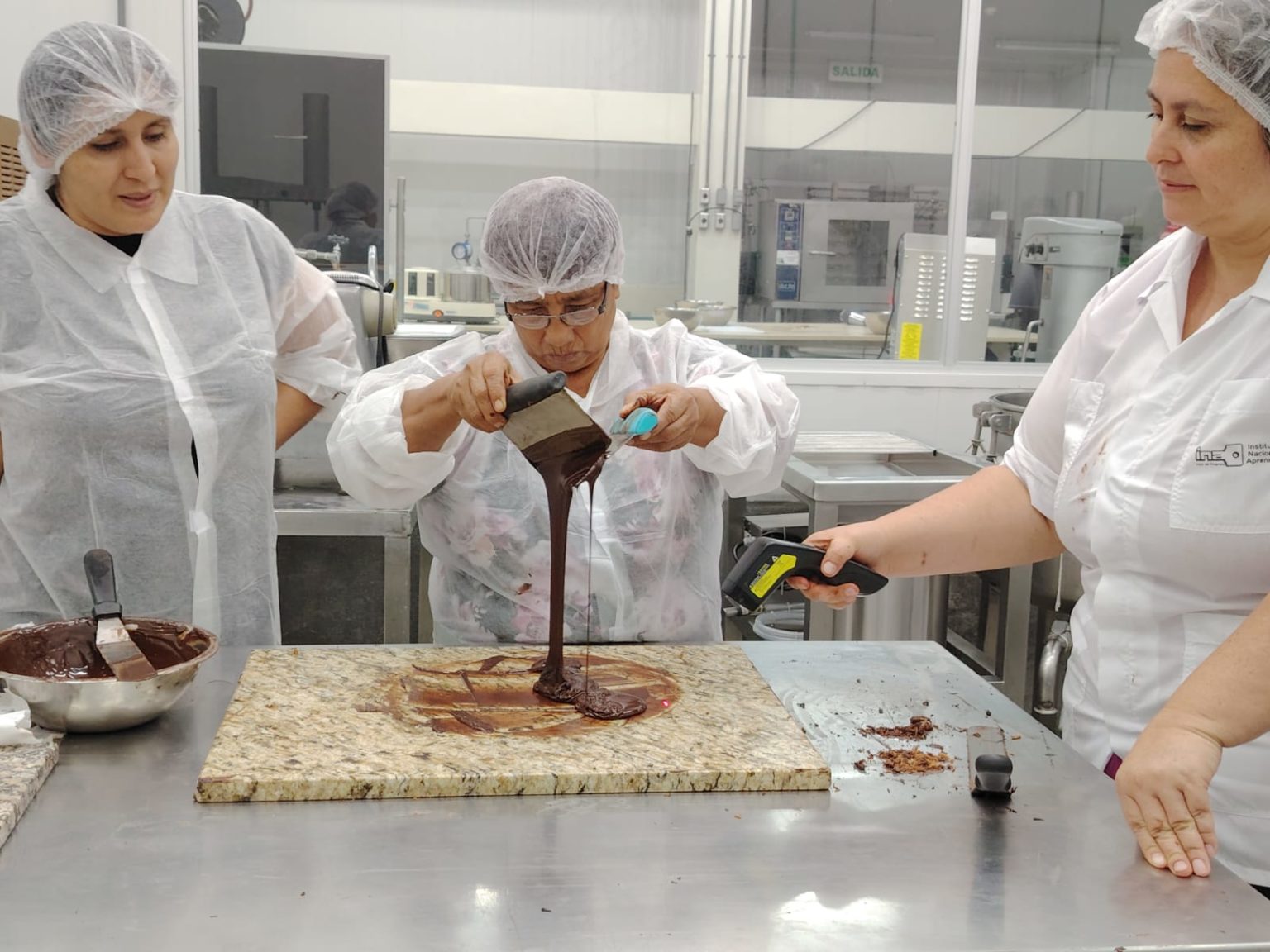 Imagen principal del artículo: Pymes del sector chocolatero obtienen beca para generar valor agregado