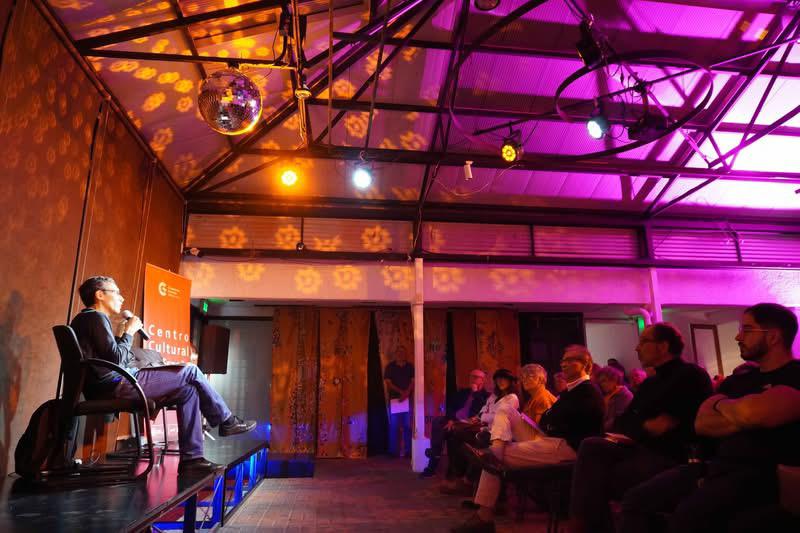 Imagen principal del artículo: Pensar el presente, construir el futuro: una conversación con César Rendueles