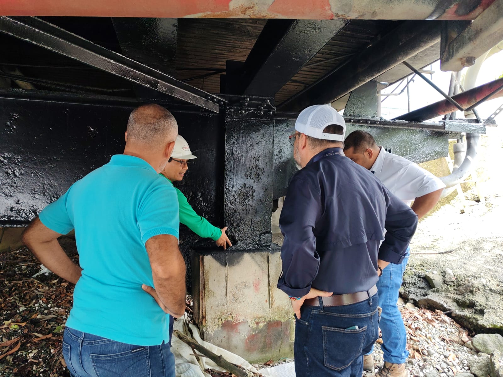 Imagen principal del artículo: Incop invierte 1.600 millones de colones en fortalecimiento del Muelle de Golfito