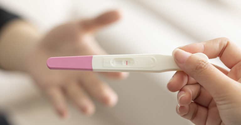 Estudio UNA: 70% de la población rechaza completamente el aborto