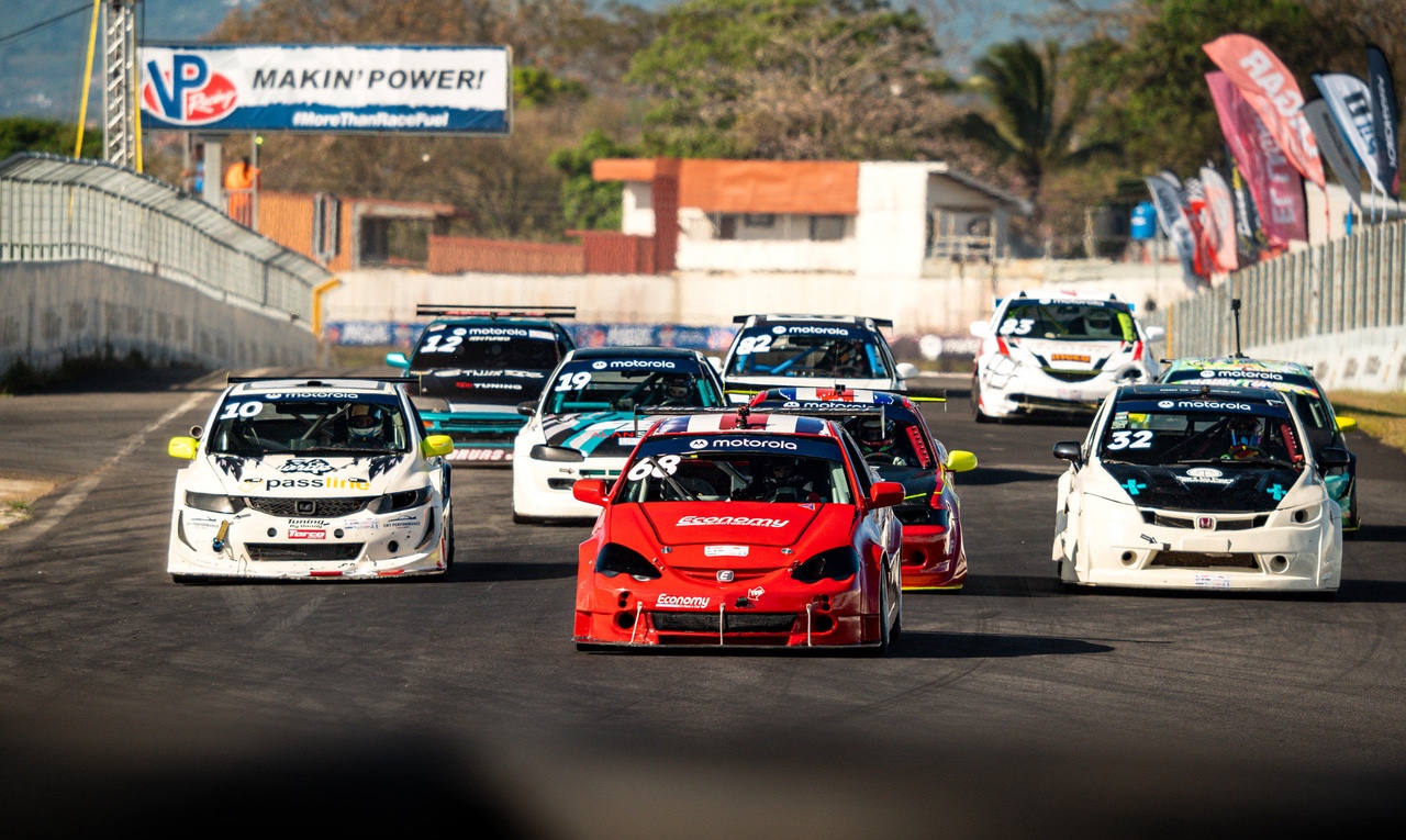 Imagen principal del artículo: El Campeonato Nacional de Automovilismo 2025 arrancó con un evento de lujo