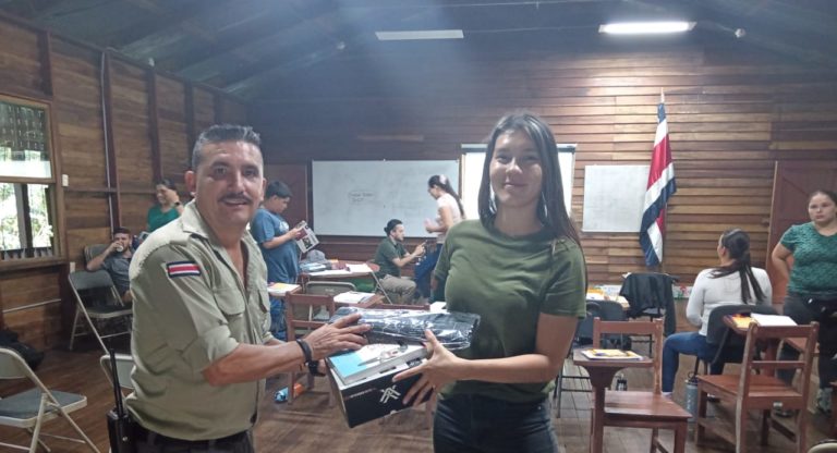 Minae capacita en guiado a jóvenes de las cercanías del volcán Tenorio