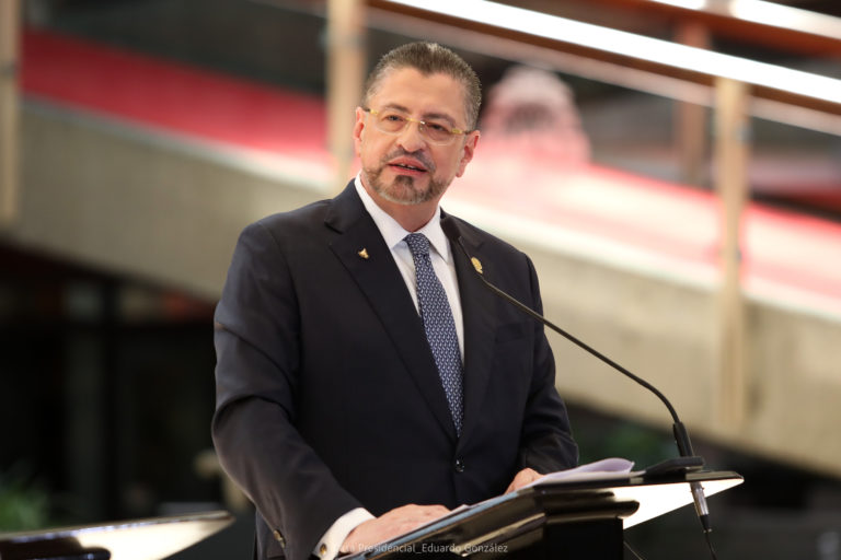 Uccaep señala difamaciones de Chaves y afirma que se defenderán "en todas las instancias que correspondan"