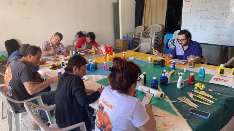 Arte con propósito: Vinilos de "Héroes", una obra única en cada portada