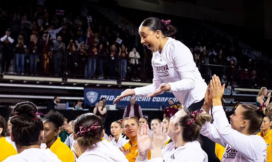 Imagen principal del artículo: Tica Luciana Alvarado fue elegida gimnasta del año 2025 en la Conferencia MAC de Estados Unidos