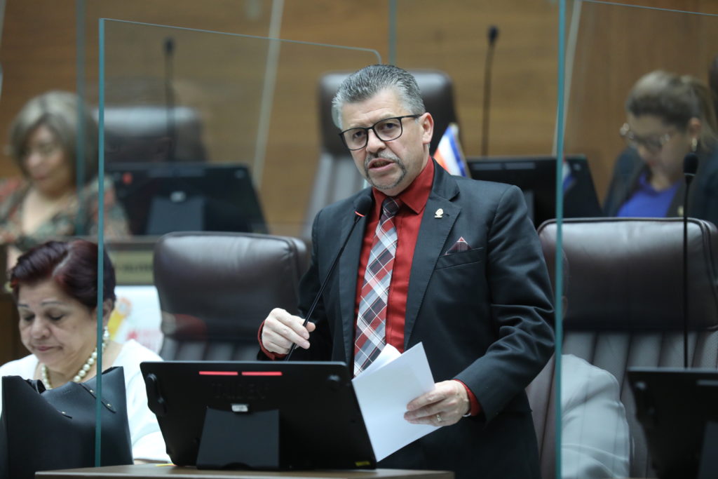 Diputado independiente propone limitar cantidad de mociones que se pueden presentar a un proyecto de ley