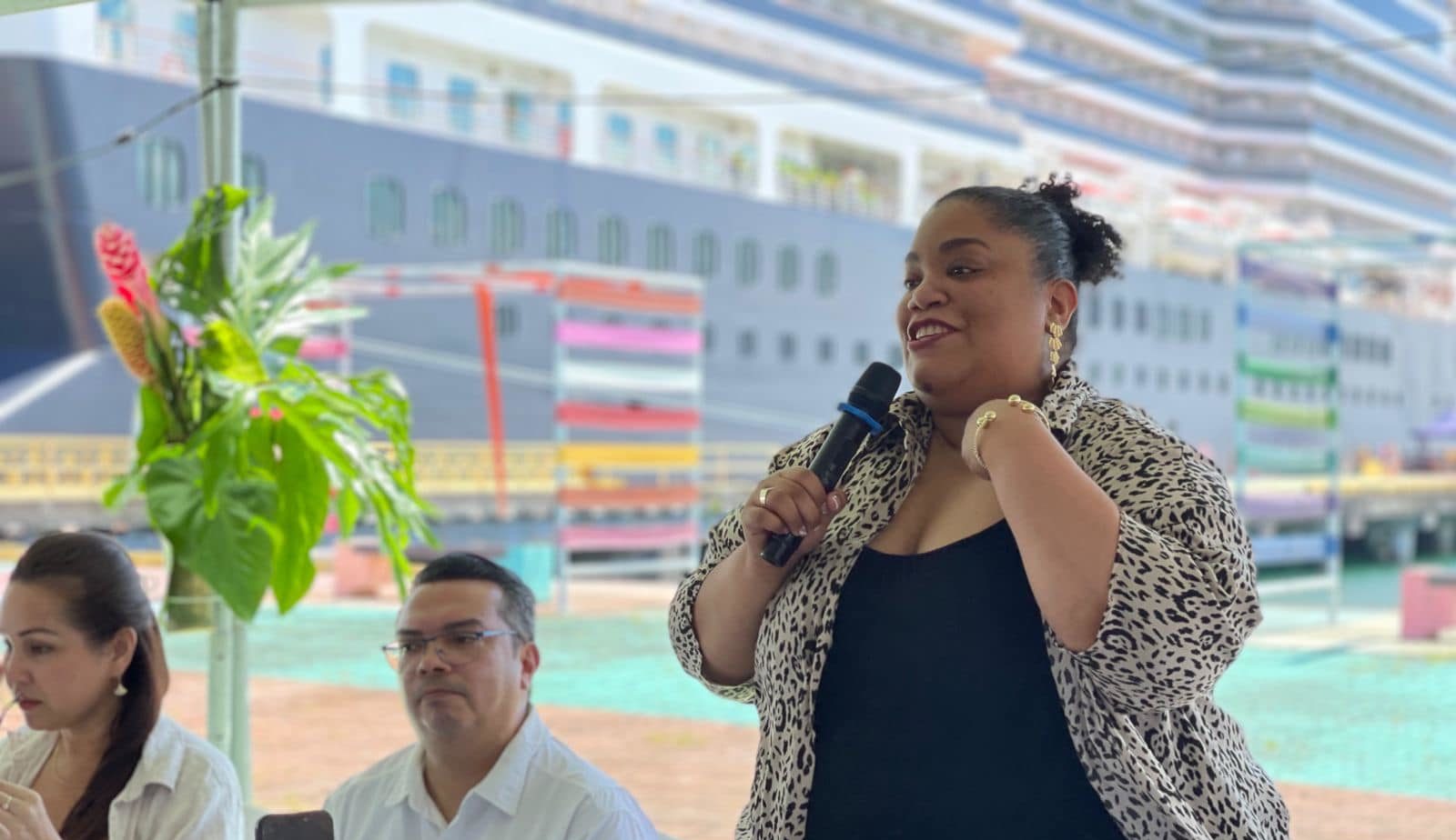 Imagen principal del artículo: Alcaldesa de Limón renuncia a Unidos Podemos