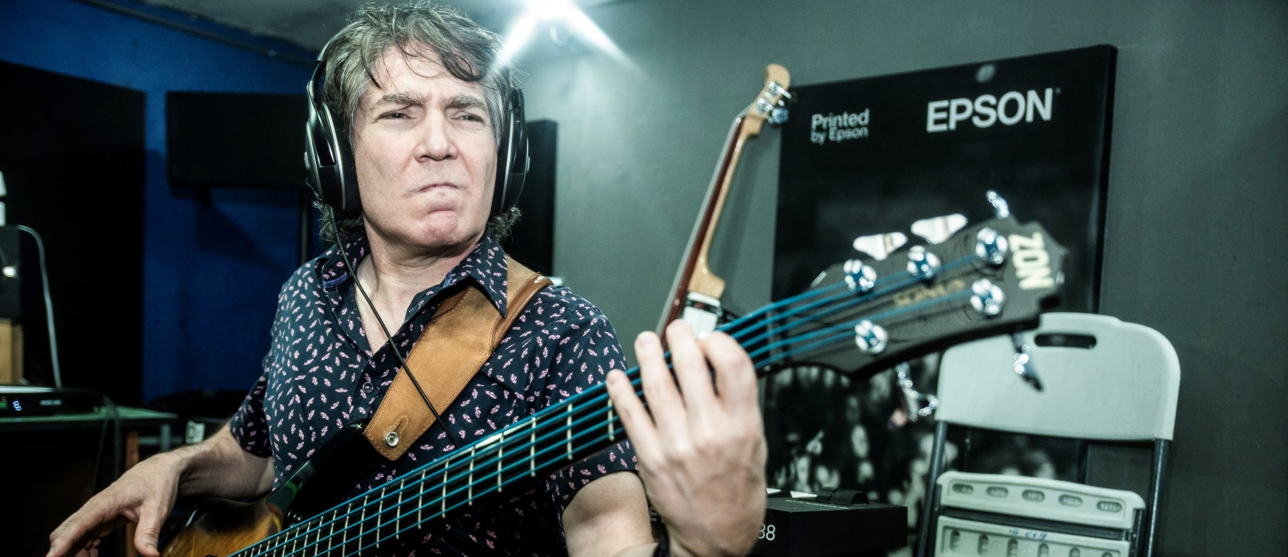 Imagen principal del artículo: Reinterpretación de la canción "Hogar" forma parte del disco benéfico "Héroes"