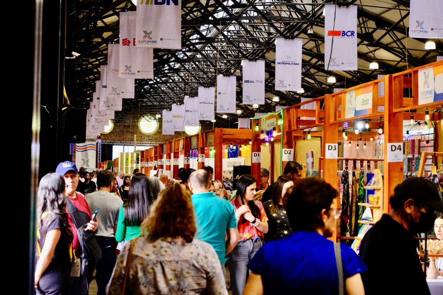 Imagen principal del artículo: Oportunidad para emprendedores y mipymes: MEIC abre convocatoria para la "EXPOPYME Oficial 2025"