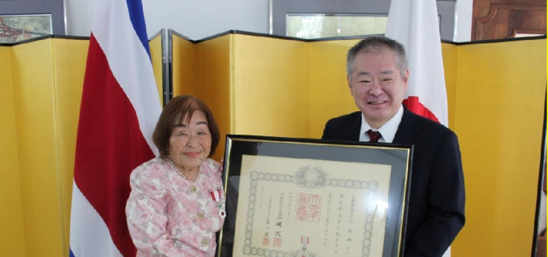 Embajada de Japón reconoce a tres personas por su promoción del intercambio cultural entre Costa Rica y Japón