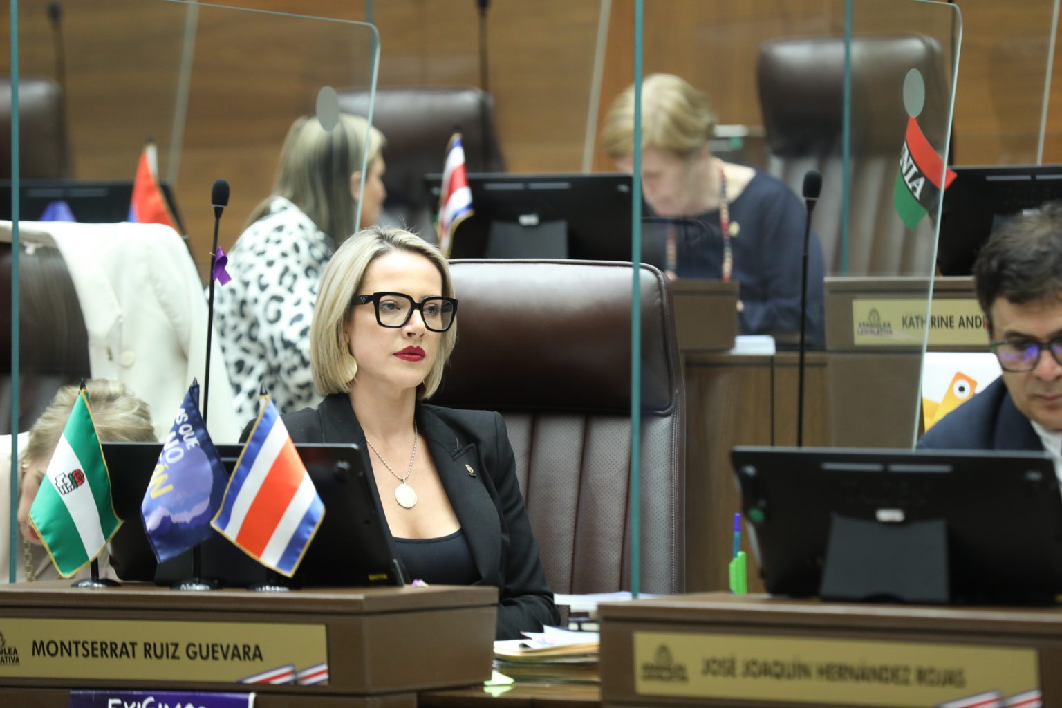 Imagen principal del artículo: "Costa Rica no puede convertirse en un depósito de seres humanos", dice Montserrat Ruiz tras nuevo acuerdo migratorio con EE. UU.