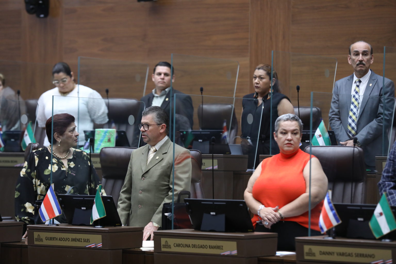 Imagen principal del artículo: TSE habilita a Jiménez, Nicolás también se queda sin visa