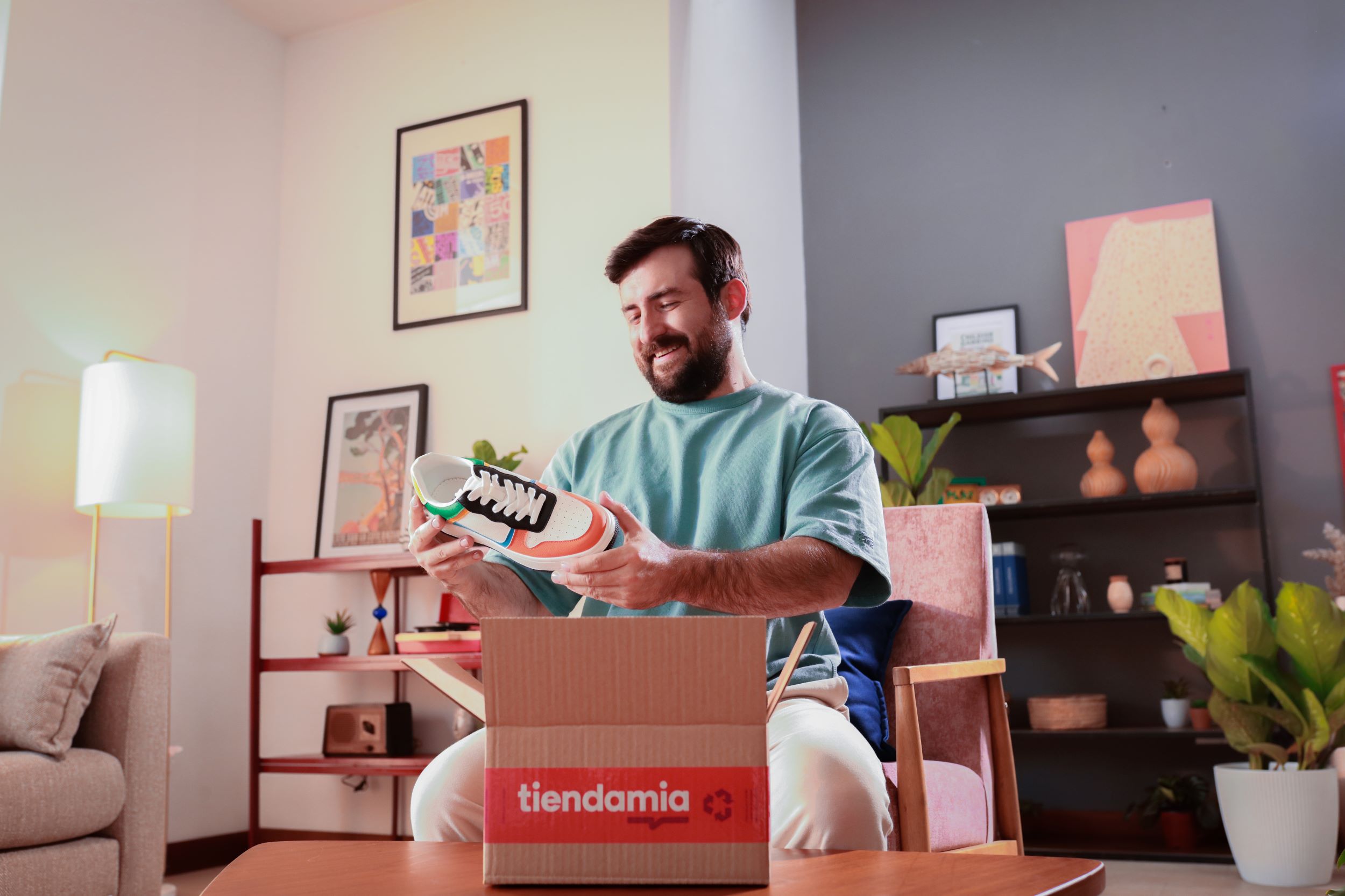 Imagen principal del artículo: Tiendamia celebra 11 años de operación con un crecimiento del 125% en usuarios en Costa Rica