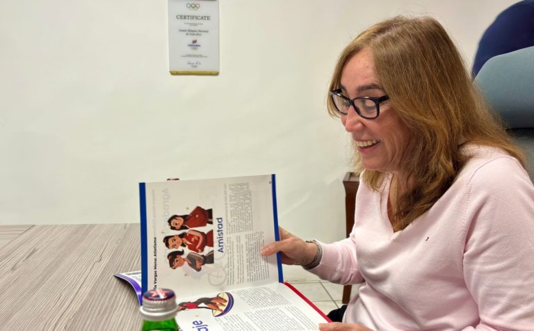 María del Milagro París visita Costa Rica y recibe reconocimiento del Comité Olímpico Nacional