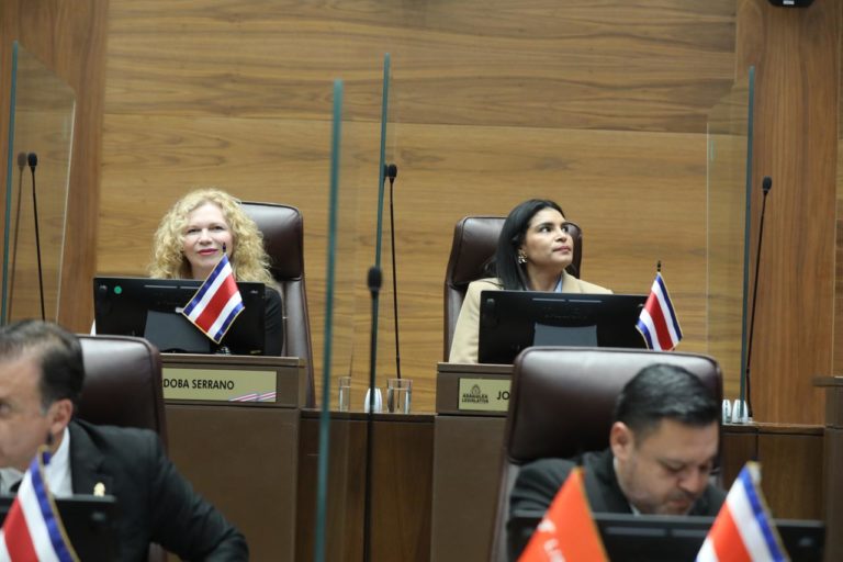 Diputadas Johana Obando y Cynthia Córdoba respaldan llamado del Foro de Mujeres Políticas contra la violencia política