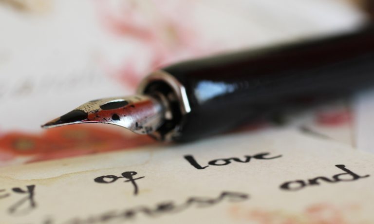 Despacio, porque urge