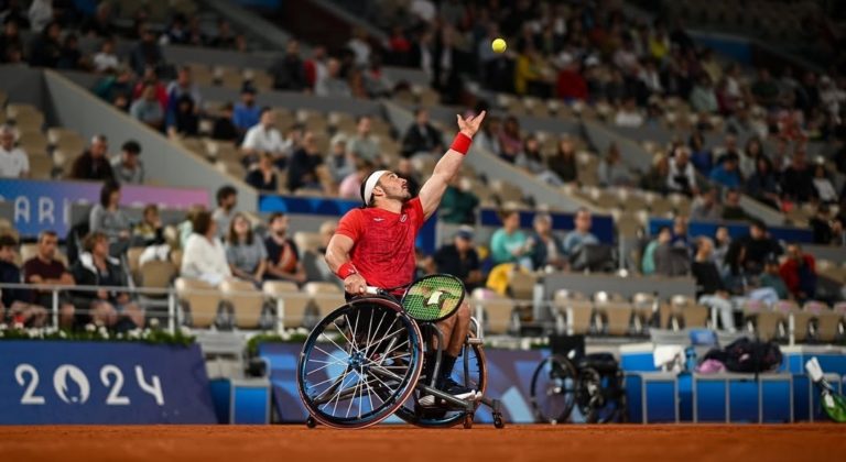 Oficial: paratenista tico José Pablo Gil lanzará su propio libro "Jugando con el corazón"