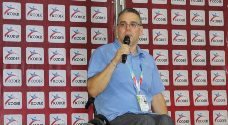 Donald Rojas asume como ministro del Deporte sin aumento salarial ni cobro de dietas