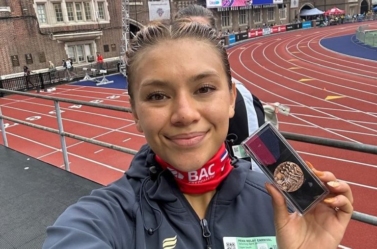Atleta tica Noelia Vargas gana medalla de bronce en el torneo Penn State Relays 2025 de Estados Unidos