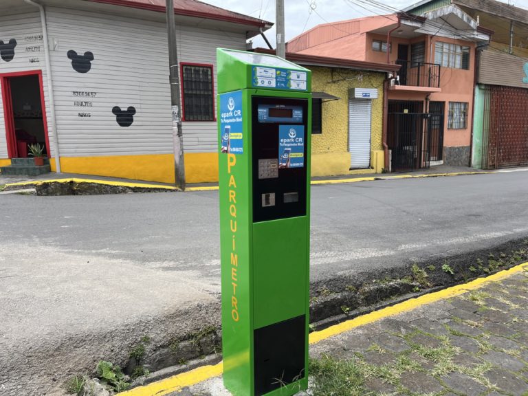 Nuevo sistema de estacionamientos municipales en Tres Ríos comenzará a operar el cinco de mayo