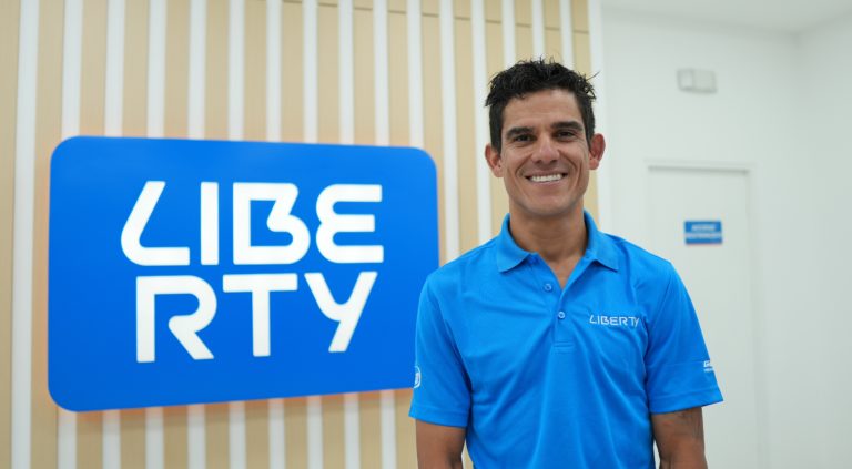 Oficial: Andrey Amador disputará competencia de ciclismo de montaña en el desierto de Marruecos