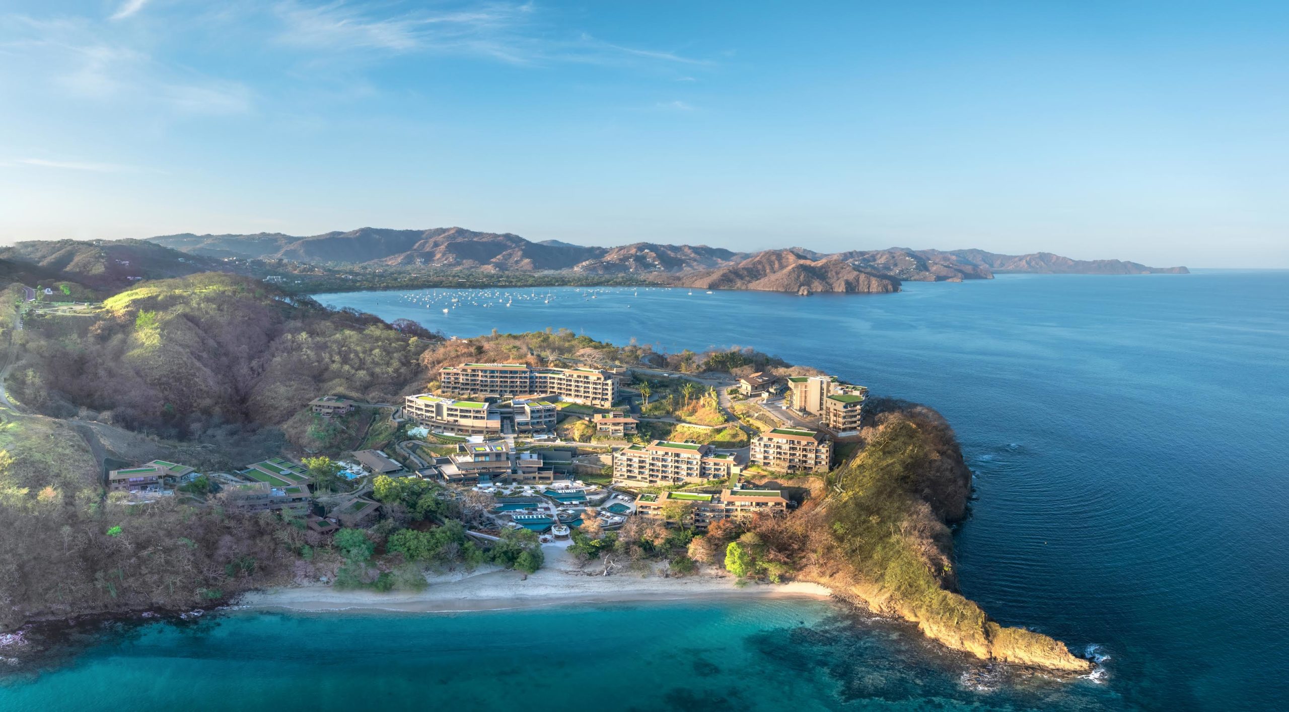 Imagen principal del artículo: Waldorf Astoria Costa Rica Punta Cacique abre sus puertas tras una inversión de $200 millones