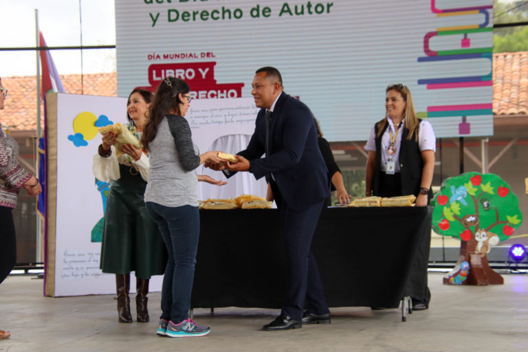 Más de 200 estudiantes celebraron el Día del Libro en el Cenac