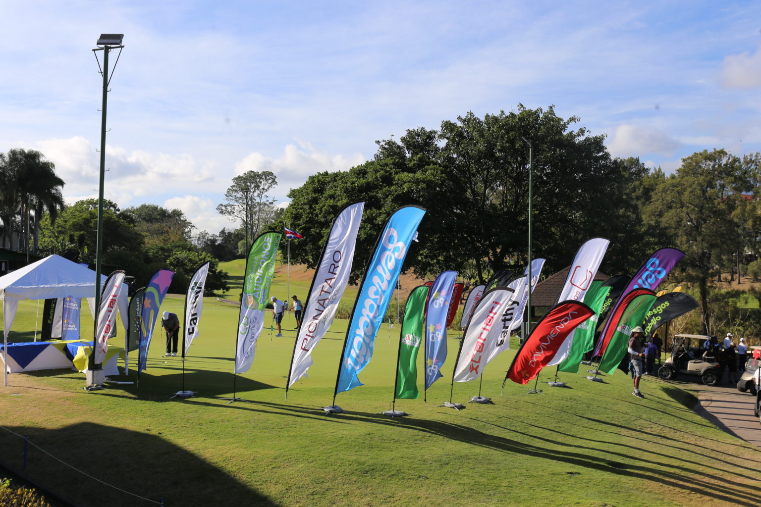 Imagen principal del artículo: Recaudación histórica en el XX Torneo de Golf de la Asociación Pro-Hospital Nacional de Niños